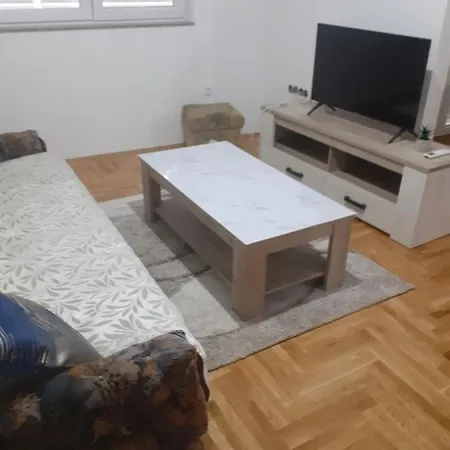 Apartman Dimaco トレビニエ